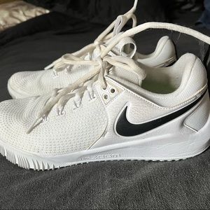 white nike zoom volleyball shoes